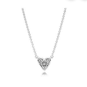 New with Tags Pandora Silver Heart of Winter Pendant Necklace